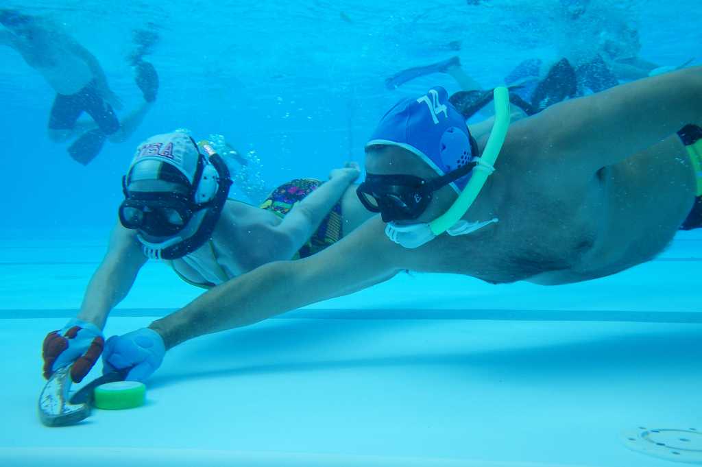 Underwater hockey team embraces uniqueness – Technique