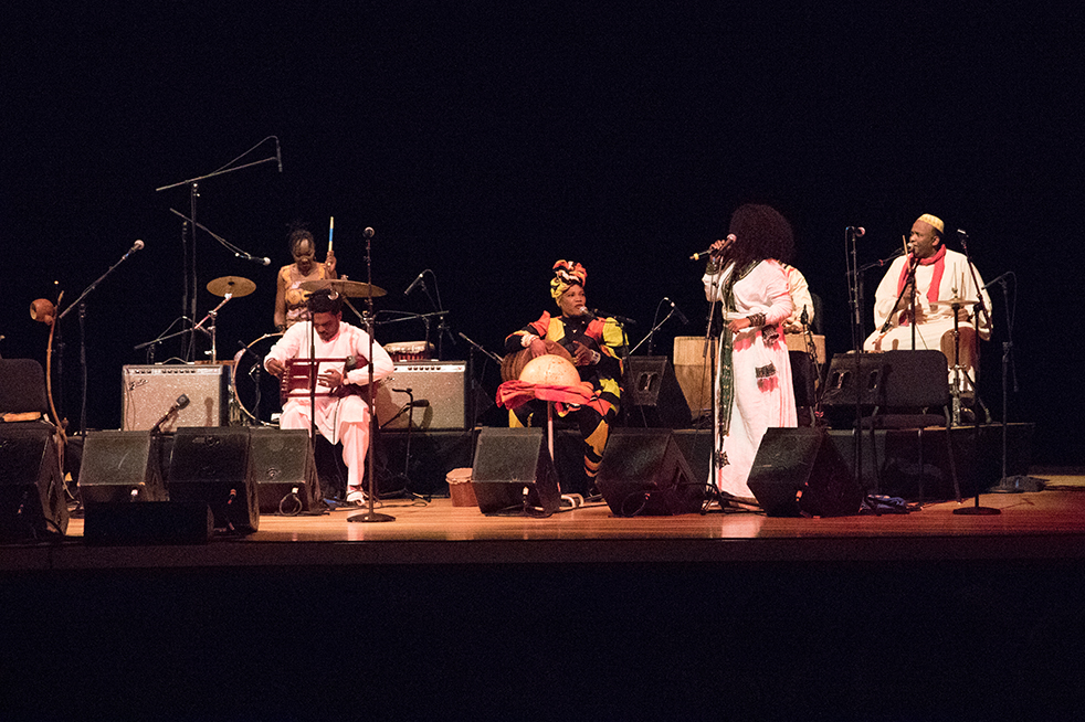 Photo by Maria Furukawa