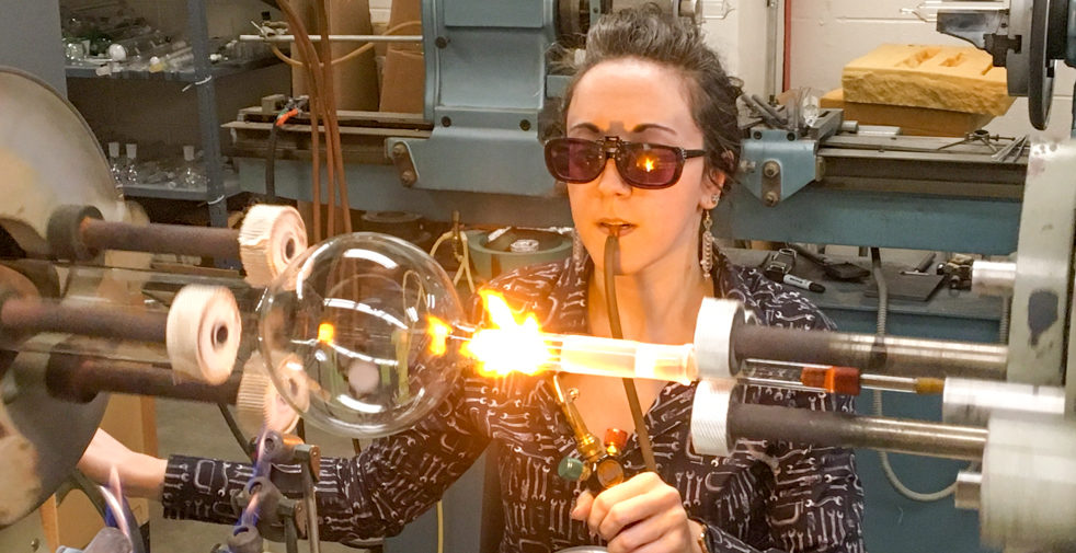 Blending art and science with glass blowing - Technique